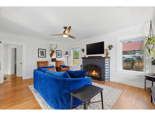 2605 Se Woodward St, Portland, OR 97202