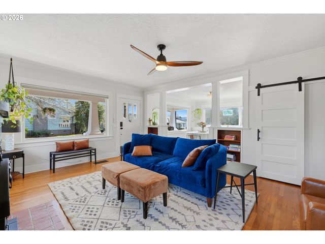 2605 Se Woodward St, Portland, OR 97202