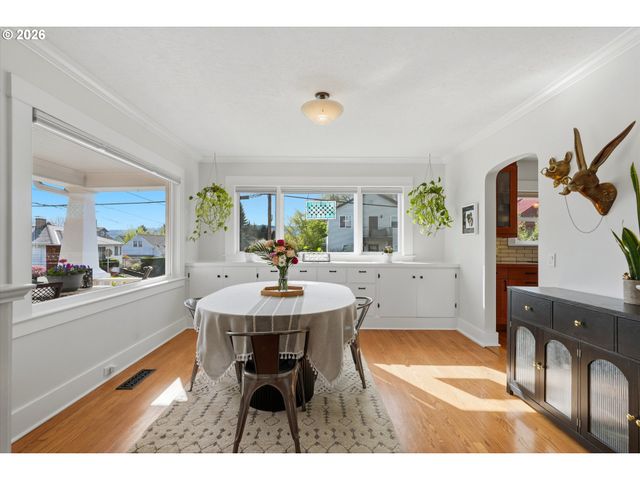 2605 Se Woodward St, Portland, OR 97202