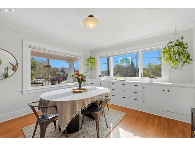 2605 Se Woodward St, Portland, OR 97202