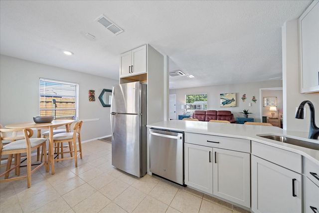 920 MYRTLE AVENUE, Venice, FL 34285