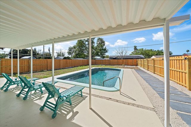 920 MYRTLE AVENUE, Venice, FL 34285