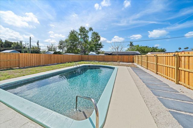 920 MYRTLE AVENUE, Venice, FL 34285