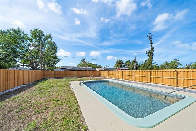 920 MYRTLE AVENUE, Venice, FL 34285