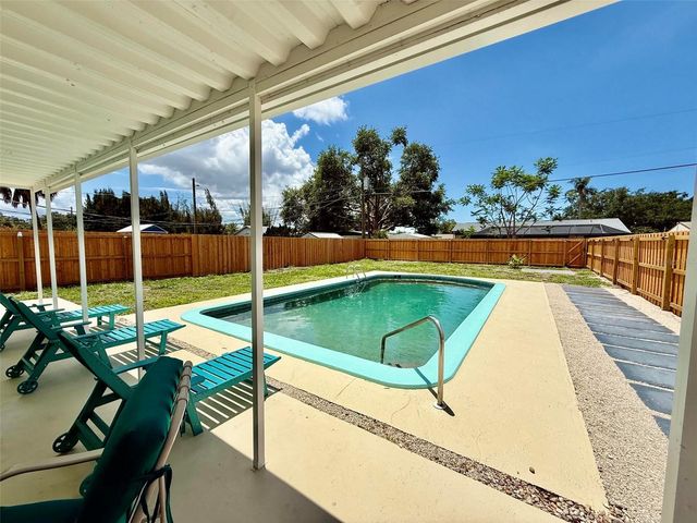 920 MYRTLE AVENUE, Venice, FL 34285