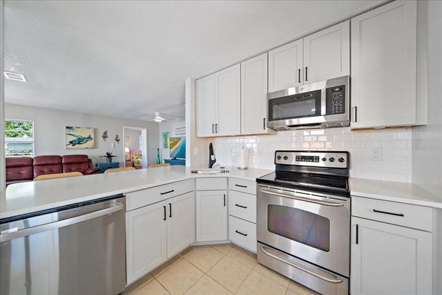 920 MYRTLE AVENUE, Venice, FL 34285