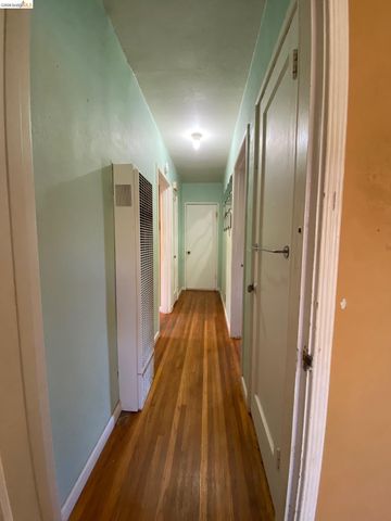 2814 Roosevelt Ave, Richmond, CA 94804