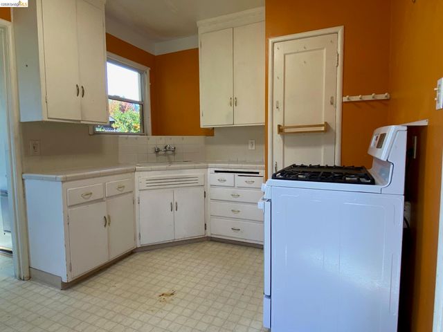 2814 Roosevelt Ave, Richmond, CA 94804
