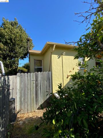 2814 Roosevelt Ave, Richmond, CA 94804