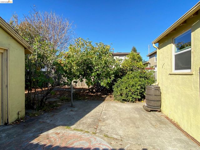 2814 Roosevelt Ave, Richmond, CA 94804