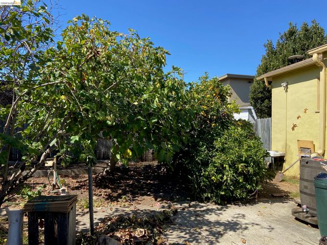 2814 Roosevelt Ave, Richmond, CA 94804