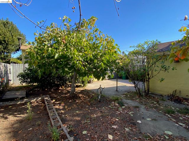 2814 Roosevelt Ave, Richmond, CA 94804