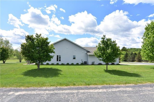 101 Baileyville Court, Knapp, WI 54749