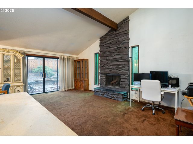 6170 Sw CHERRYHILL Dr, Beaverton, OR 97008