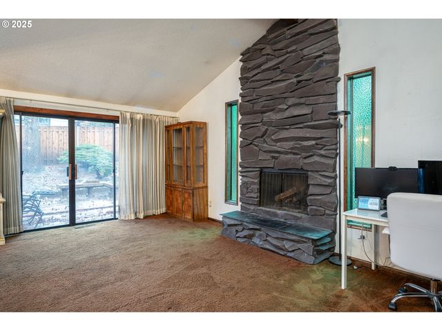 6170 Sw CHERRYHILL Dr, Beaverton, OR 97008