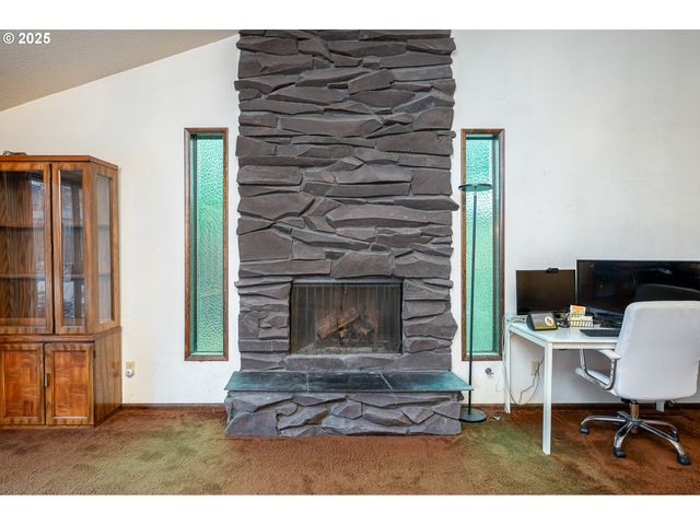 6170 Sw CHERRYHILL Dr, Beaverton, OR 97008