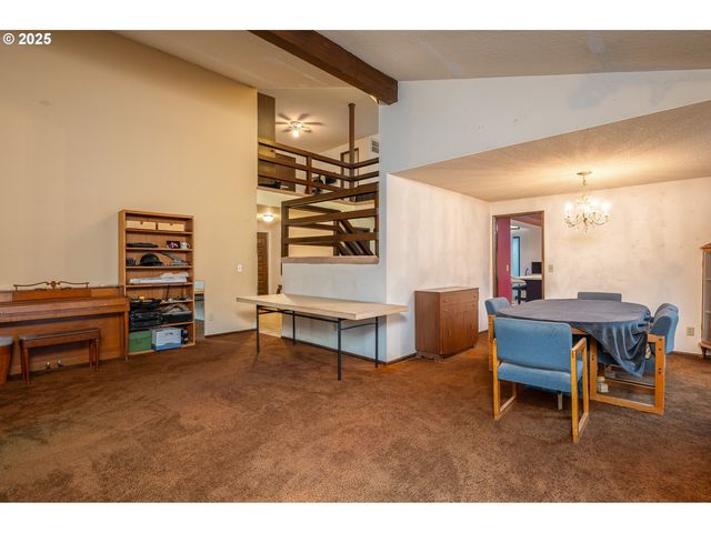 6170 Sw CHERRYHILL Dr, Beaverton, OR 97008