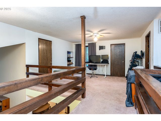 6170 Sw CHERRYHILL Dr, Beaverton, OR 97008