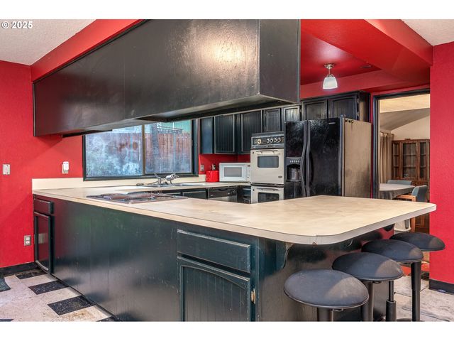 6170 Sw CHERRYHILL Dr, Beaverton, OR 97008