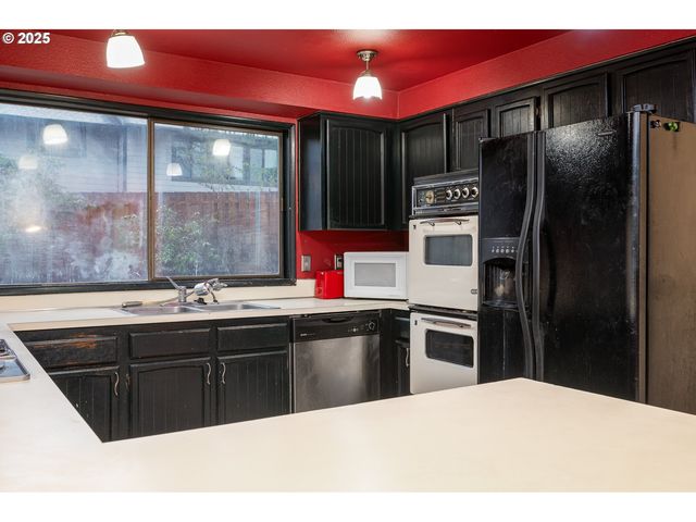 6170 Sw CHERRYHILL Dr, Beaverton, OR 97008