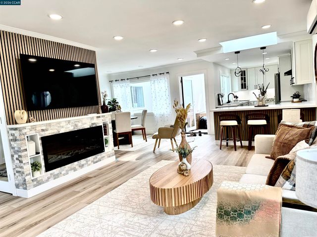 2045 Pine Knoll Drive 6, Walnut Creek, CA 94595