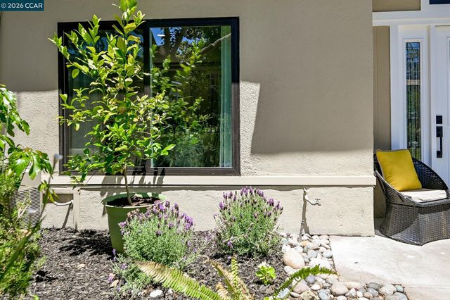 2045 Pine Knoll Drive 6, Walnut Creek, CA 94595