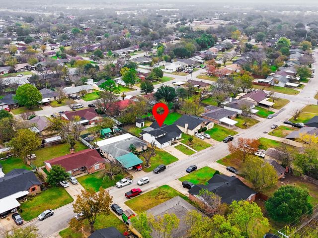 916 Kelley Drive, Everman, TX 76140