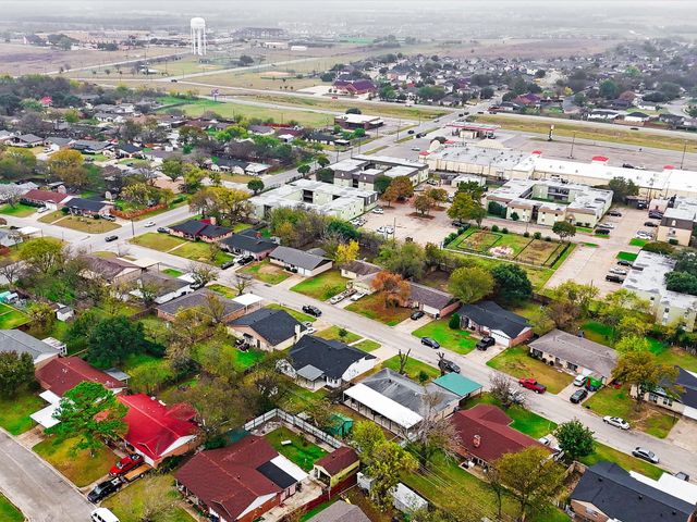 916 Kelley Drive, Everman, TX 76140