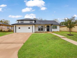 916 Kelley Drive, Everman, TX 76140