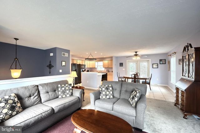 15 SEDGWICK DR, East Berlin, PA 17316