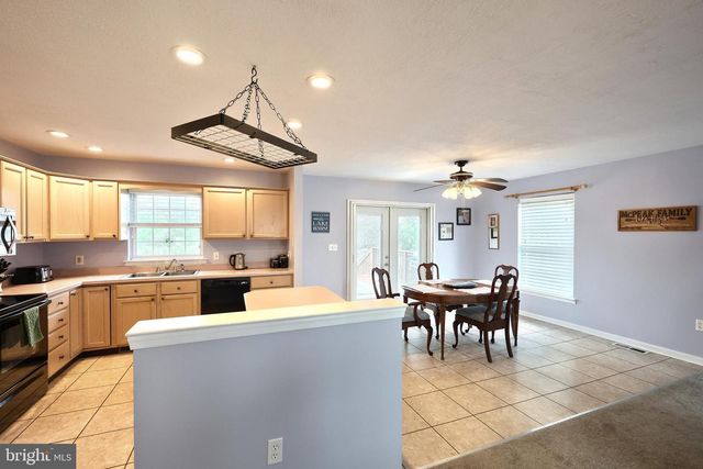 15 SEDGWICK DR, East Berlin, PA 17316