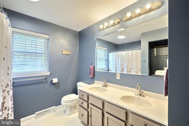 15 SEDGWICK DR, East Berlin, PA 17316