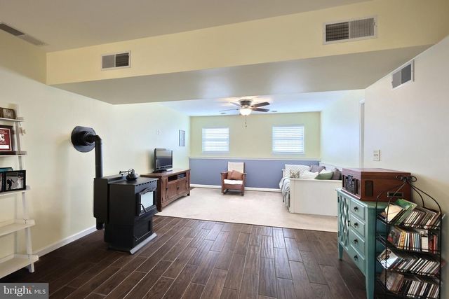 15 SEDGWICK DR, East Berlin, PA 17316