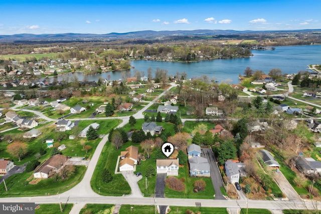 15 SEDGWICK DR, East Berlin, PA 17316