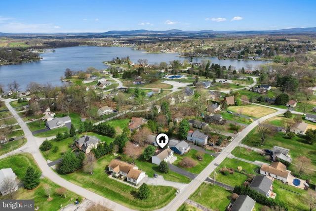 15 SEDGWICK DR, East Berlin, PA 17316