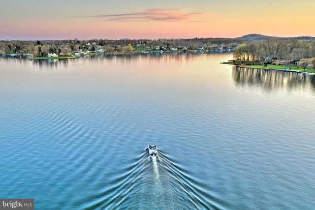 15 SEDGWICK DR, East Berlin, PA 17316