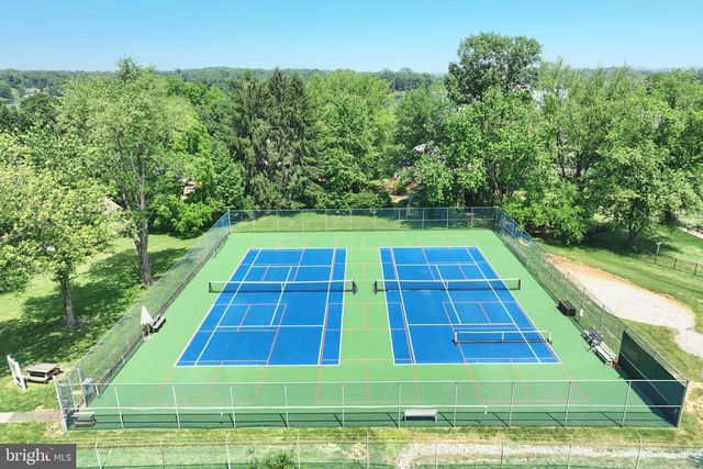 15 SEDGWICK DR, East Berlin, PA 17316