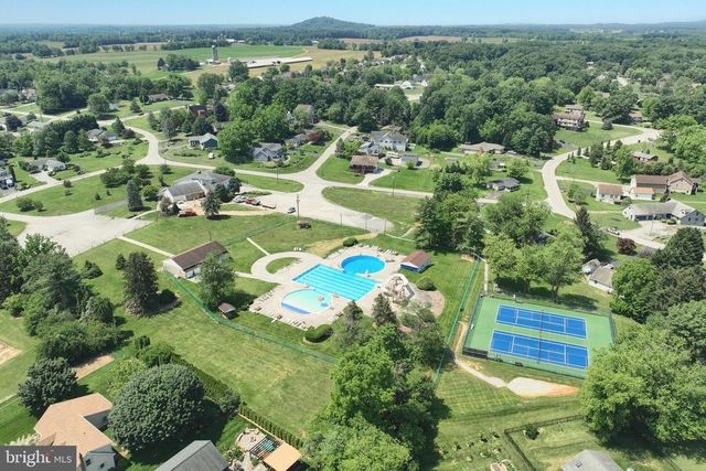 15 SEDGWICK DR, East Berlin, PA 17316