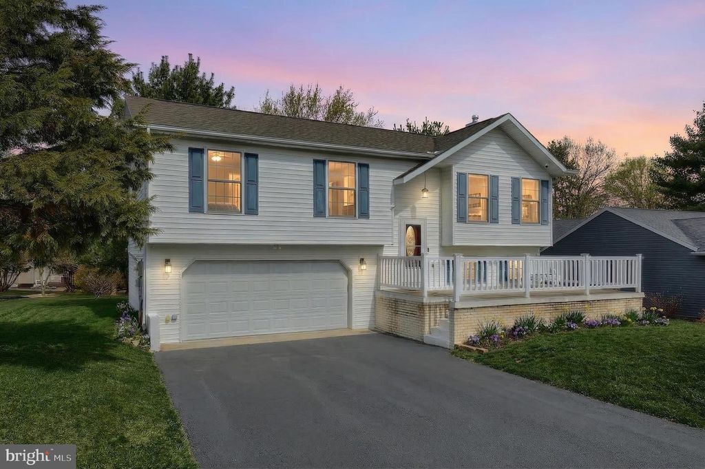 15 SEDGWICK DR, East Berlin, PA 17316