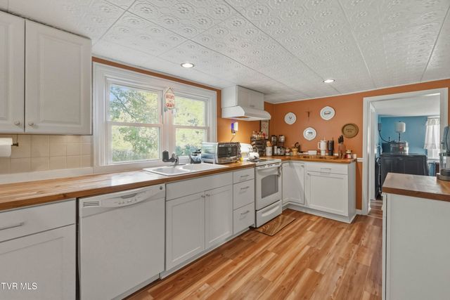 145 Stanley Valley Road, Rogersville, TN 37857