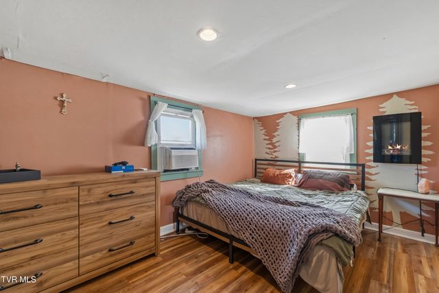 145 Stanley Valley Road, Rogersville, TN 37857