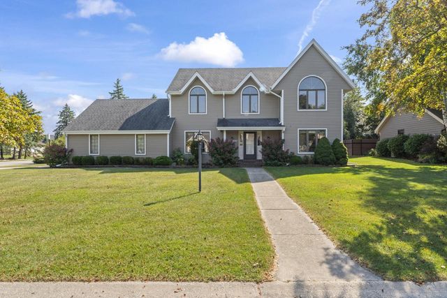 14505 W Fieldpointe DRIVE, New Berlin, WI 53151