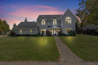 14505 W Fieldpointe DRIVE, New Berlin, WI 53151