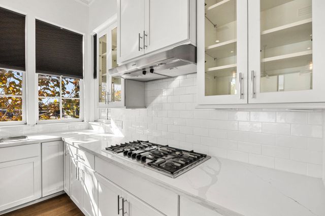 2234 Lou Ellen Lane D, Houston, TX 77018