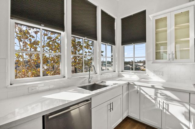 2234 Lou Ellen Lane D, Houston, TX 77018