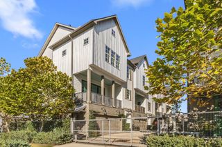 2234 Lou Ellen Lane D, Houston, TX 77018