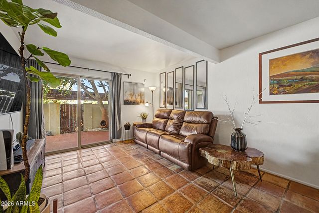1127 E BELMONT Avenue, Phoenix, AZ 85020