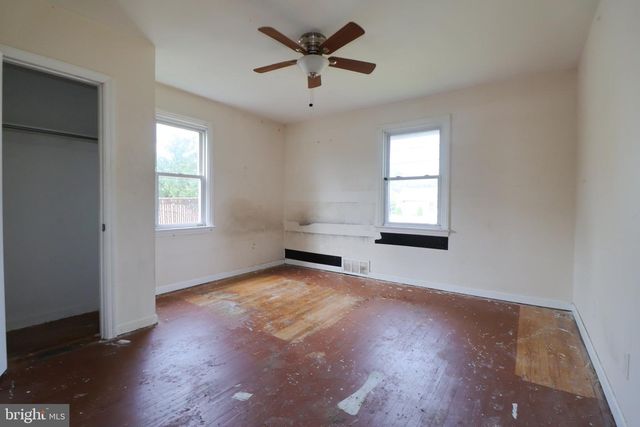 310 E CHURCH ST, Blackwood, NJ 08012