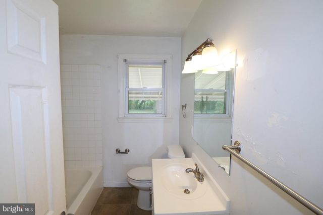 310 E CHURCH ST, Blackwood, NJ 08012