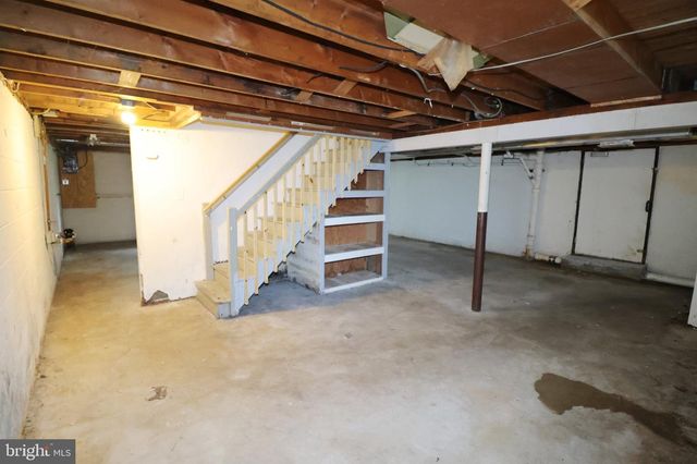 310 E CHURCH ST, Blackwood, NJ 08012